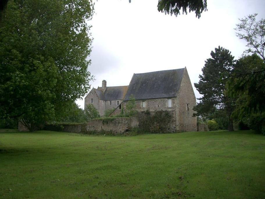 Le Chateau De Neuilly La Foret Villa Isigny sur Mer Bagian luar foto